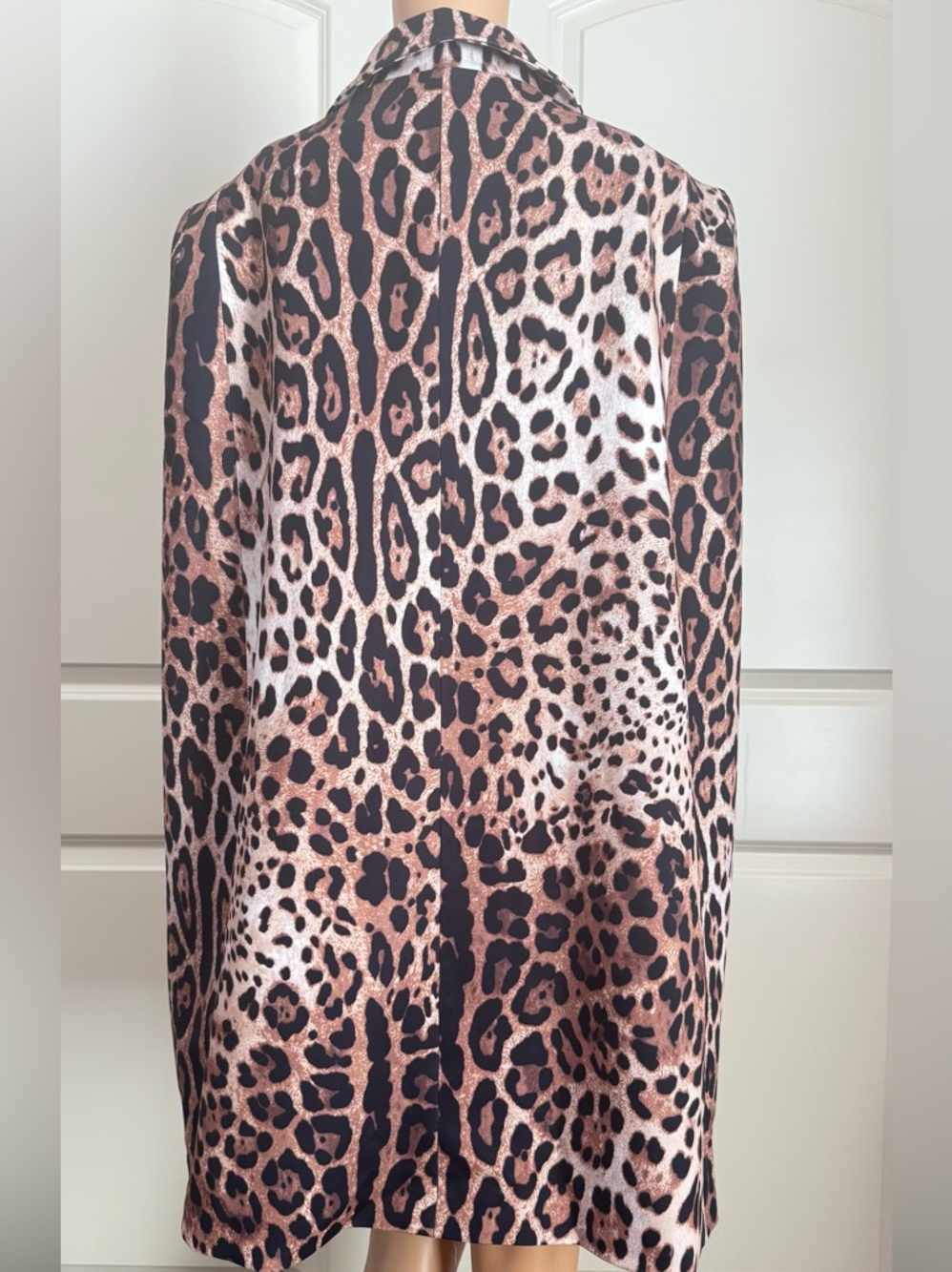 New Akira AMINAH LEOPARD PRINT BLAZER DRESS - Picture 16 of 16